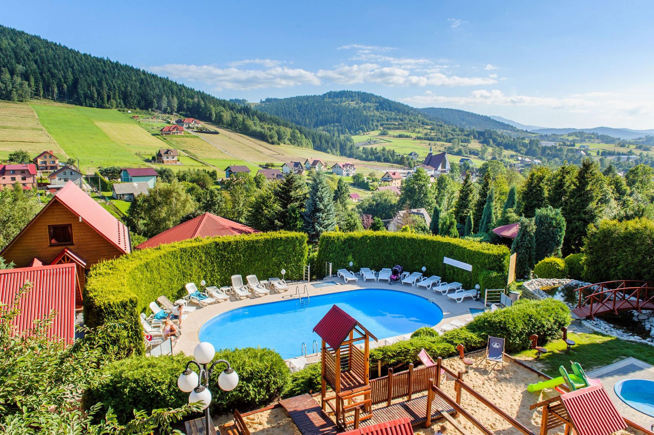 Wieczorna integracja przy ognisku w Rancho Adama
